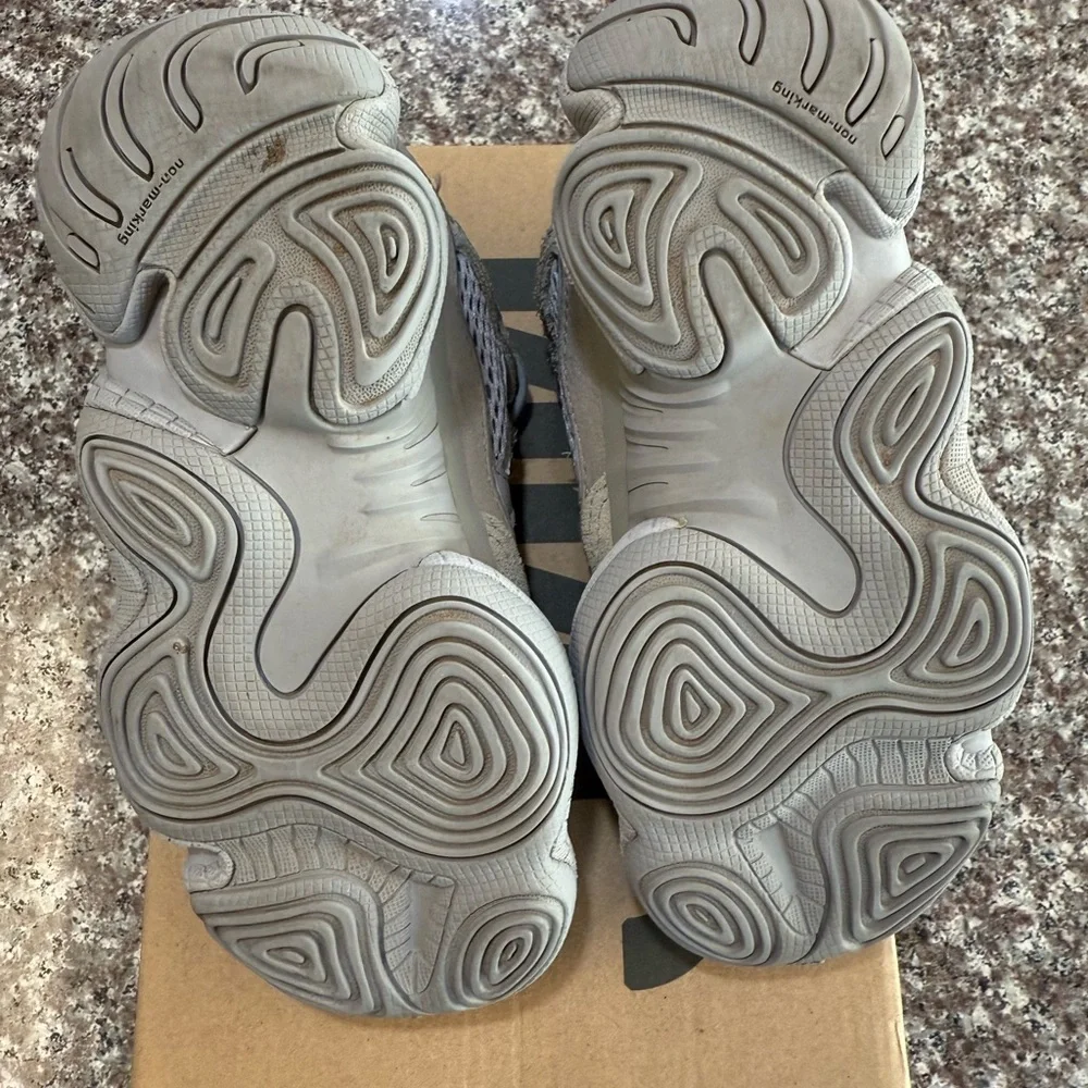 Yeezy 500 Kids Sneakers in Gray - Picture 4 of 15